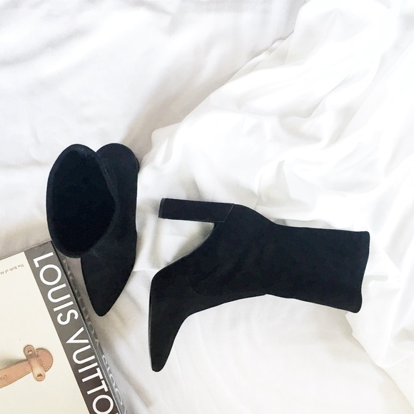 Stuart Weitzman Shoes - 🌸Host Pick🌸 SW Clinger Sock Booties